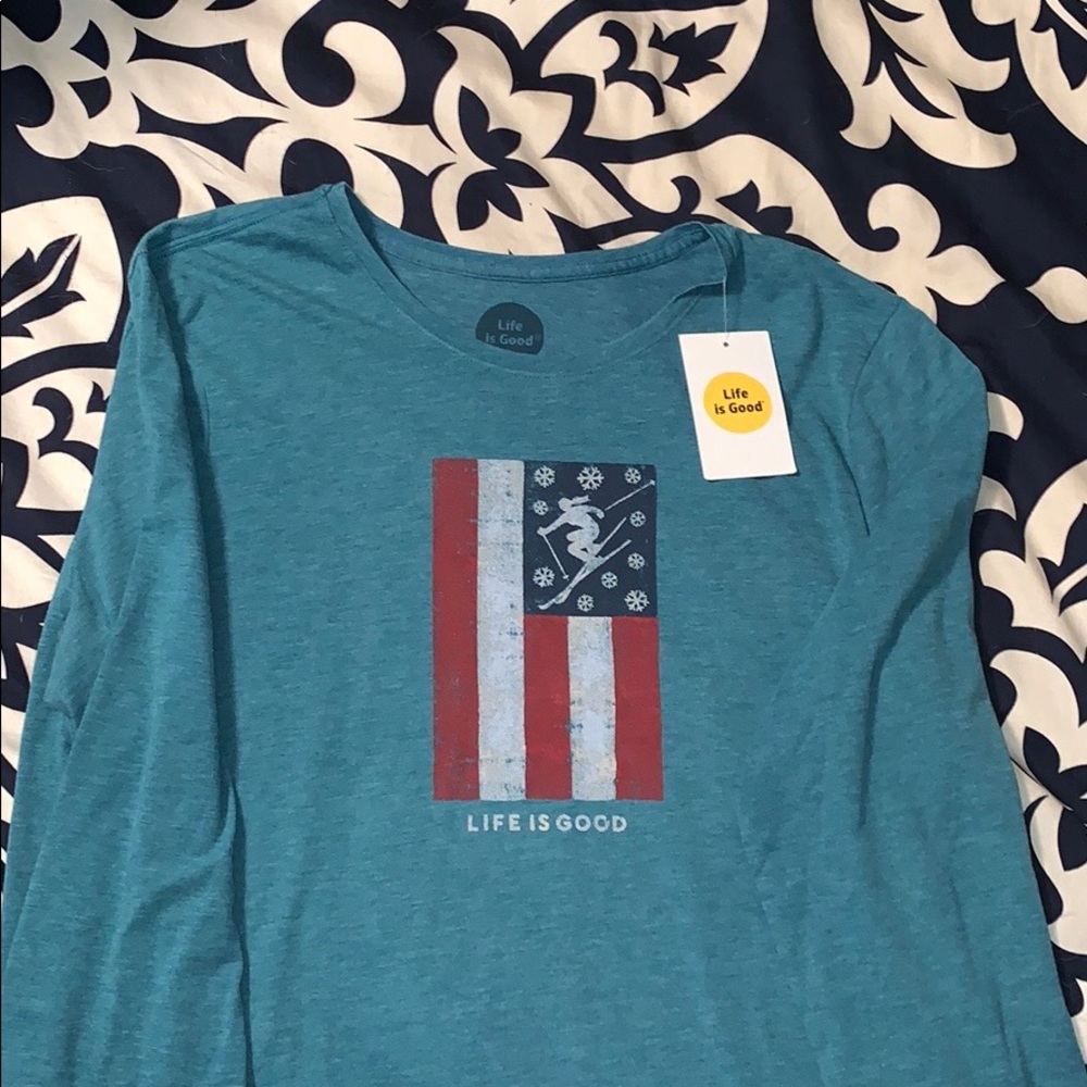 NWT Life Is Good Skis and Stripes soft long sleeve